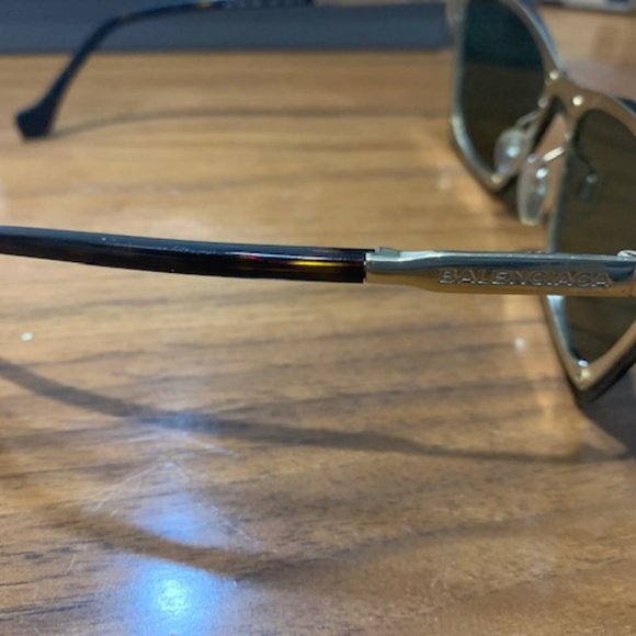 Balenciaga BA0106